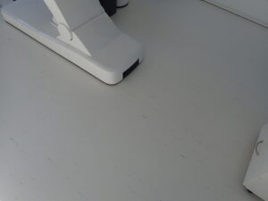 Linoleum po vyčištěni a aplikaci PU