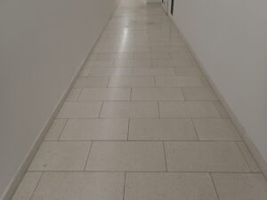 Teracová dlažba před renovaci