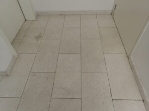 Teracová dlažba před renovaci