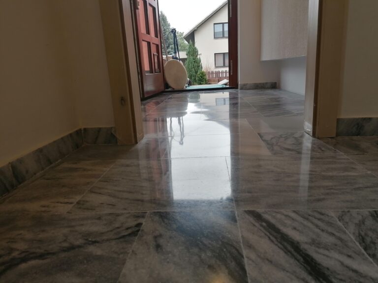 Mramor po vyleštění