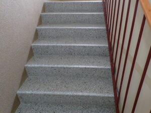 Schody po renovaci