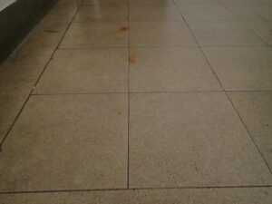 Původní stav terrazzove dlažby