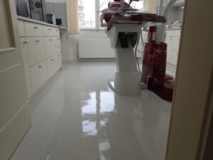 Čištění a renovace linolea aplikace 2k PU